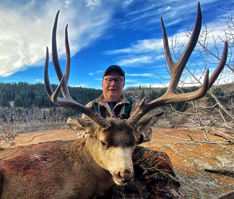 Mule Deer Hunts - Timber King Outfitting